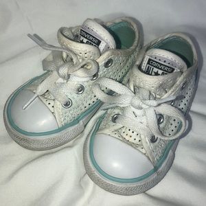 Double tongue converse